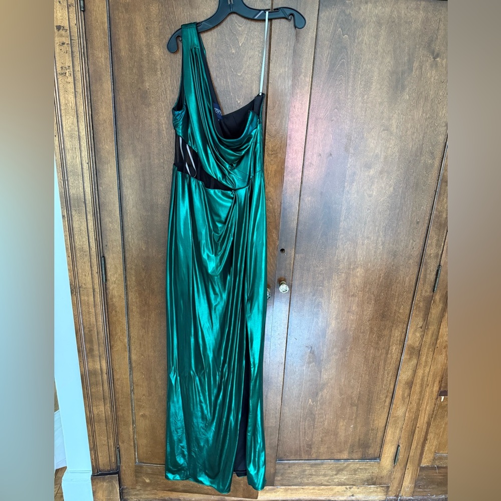 Like new Marchesa Notte One Shoulder Green Dress